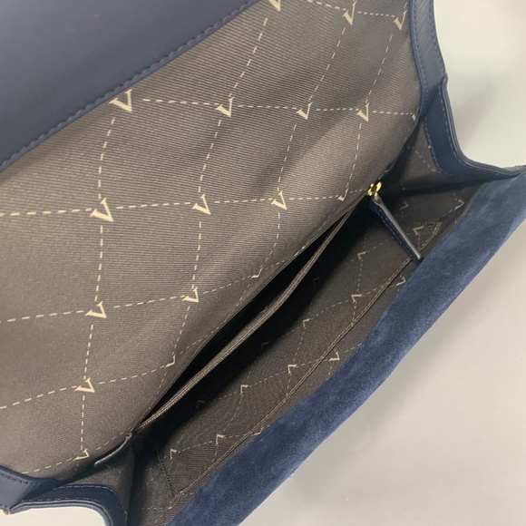 Vince Camuto Convertible Clutch / Purse with Gold Chain Shoulder Strap - Picture 10 of 13